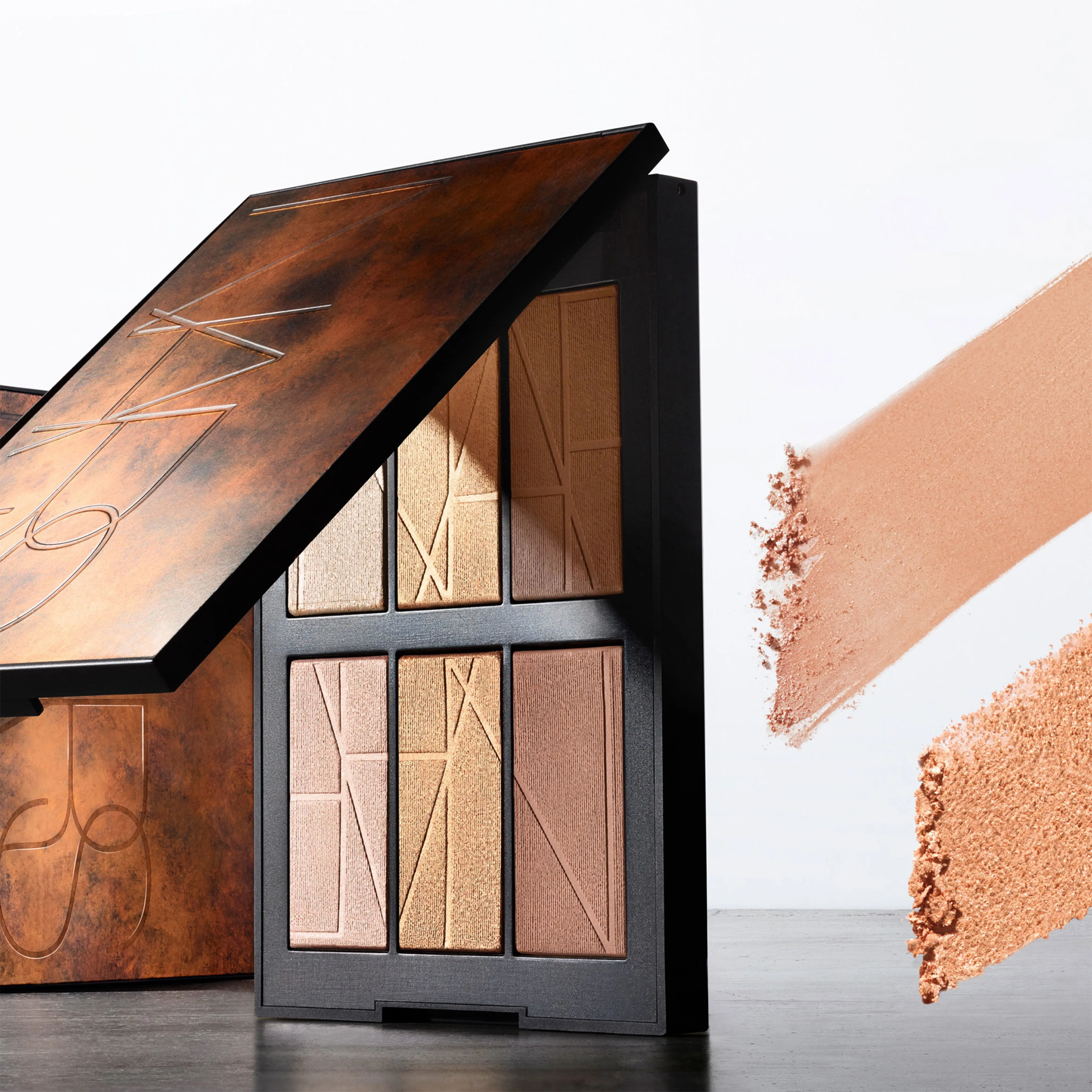 Bord De Plage Highlighting And Bronzing Palette